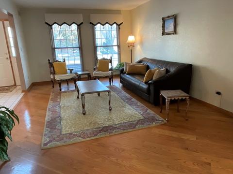 1040 Wakefield Dr, Elgin, IL 60120 photo 4