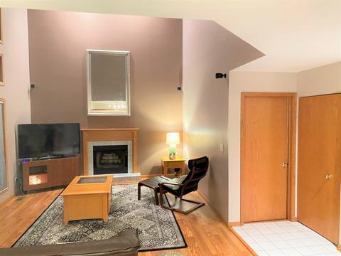 1040 Wakefield Dr, Elgin, IL 60120 photo 12