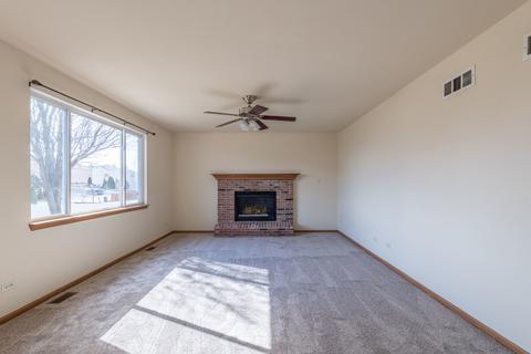 328 Aster Dr, Minooka, IL 60447 photo 9