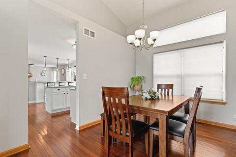 2803 Stonebridge Dr, Plainfield, IL 60586 photo 9