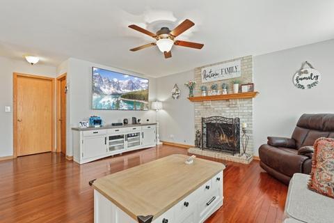 2803 Stonebridge Dr, Plainfield, IL 60586 photo 4