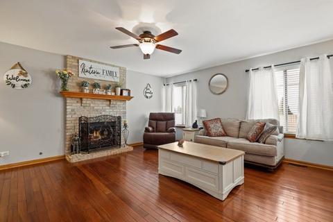 2803 Stonebridge Dr, Plainfield, IL 60586 photo 2