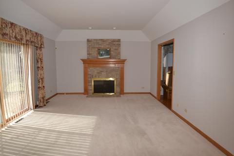 7115 Burning Tree Dr, Mchenry, IL 60050 photo 11