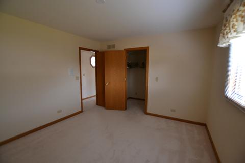 7115 Burning Tree Dr, Mchenry, IL 60050 photo 9