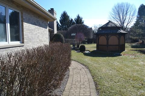 7115 Burning Tree Dr, Mchenry, IL 60050 photo 4