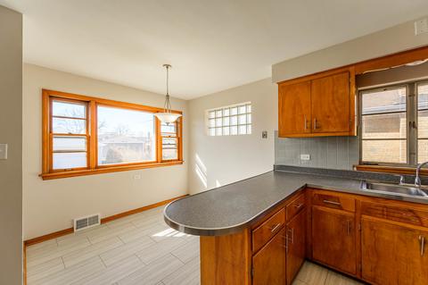 2208 W 14th St, Broadview, IL 60155 photo 4