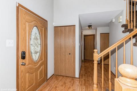 1306 Bluejay Ln, Plainfield, IL 60586 photo 2