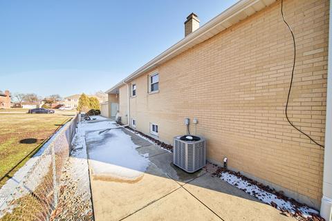 720 N 8th Ave, Addison, IL 60101 photo 13