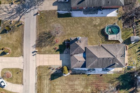 720 N 8th Ave, Addison, IL 60101 photo 2