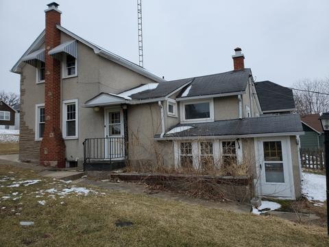 214 E 2nd St, Spring Valley, IL 61362 photo 2