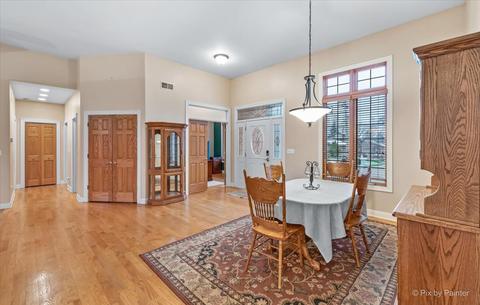 208 S Emerald Dr, Mchenry, IL 60051 photo 5