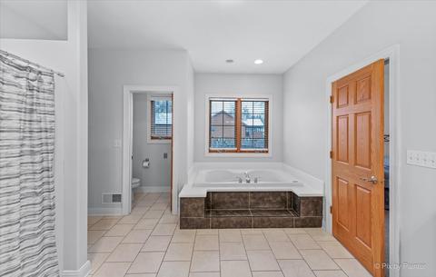 208 S Emerald Dr, Mchenry, IL 60051 photo 23