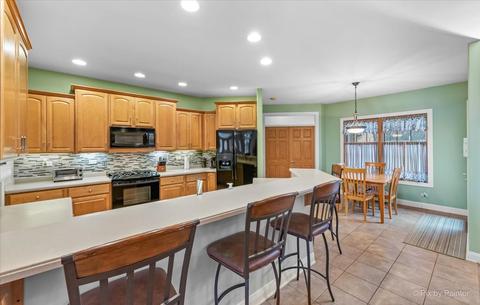 208 S Emerald Dr, Mchenry, IL 60051 photo 12