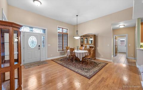 208 S Emerald Dr, Mchenry, IL 60051 photo 4