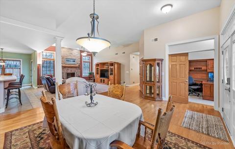 208 S Emerald Dr, Mchenry, IL 60051 photo 6
