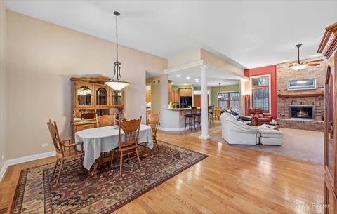 208 S Emerald Dr, Mchenry, IL 60051 photo 3