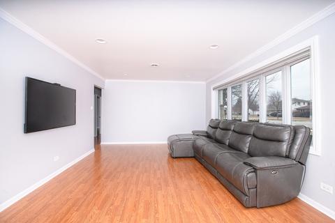 965 W Grant Dr, Des Plaines, IL 60016 photo 7