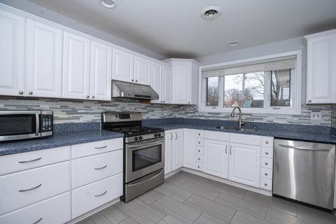 965 W Grant Dr, Des Plaines, IL 60016 photo 5