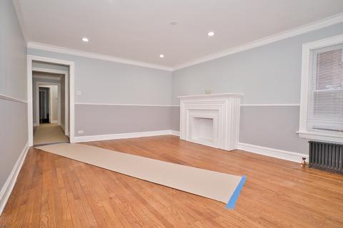 6440 N Artesian Ave, Chicago, IL 60645 photo 2