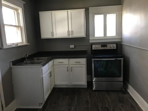 683 S Evergreen Ave, Kankakee, IL 60901 photo 2