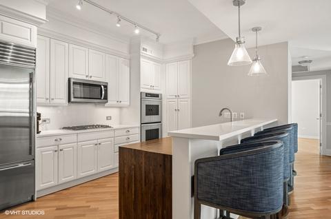 21 E Huron St #1306, Chicago, IL 60611 photo 4