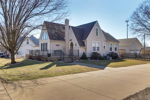 601 Elm St, Delavan, IL 61734 photo 2