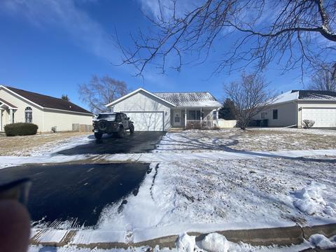 705 Cedar Ln, Genoa, IL 60135 photo 3