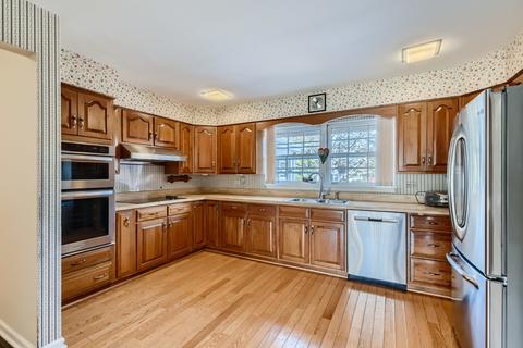 1016 Delles Rd, Wheaton, IL 60189 photo 9