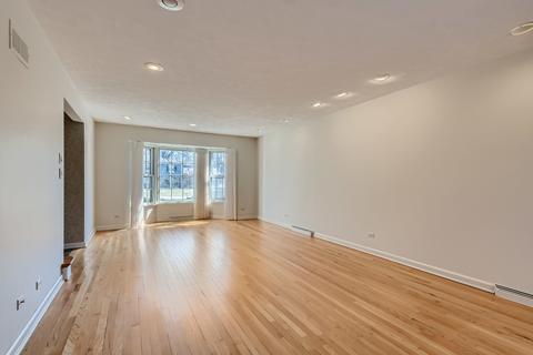 1016 Delles Rd, Wheaton, IL 60189 photo 4
