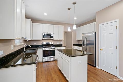 2784 Rourke Dr, Aurora, IL 60503 photo 8