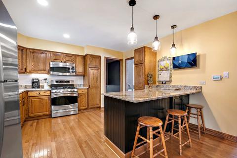 347 61st St, Willowbrook, IL 60527 photo 10