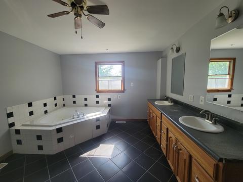 3542 Susan Ln, Steger, IL 60475 photo 8