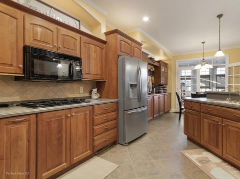 504 Lloyd Dr, Dwight, IL 60420 photo 9