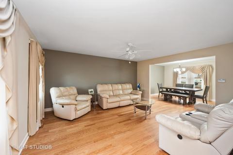 1115 Captains Ln, Wheeling, IL 60090 photo 3
