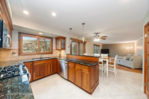 1115 Captains Ln, Wheeling, IL 60090 photo 6