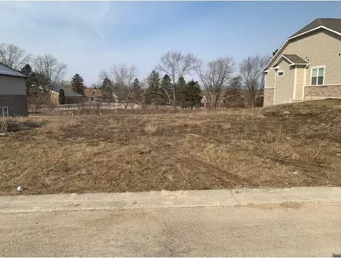 104 Gloria Dr, Elgin, IL 60120 photo 1