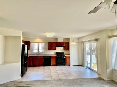 1674 Montclair Dr, Elgin, IL 60123 photo 8