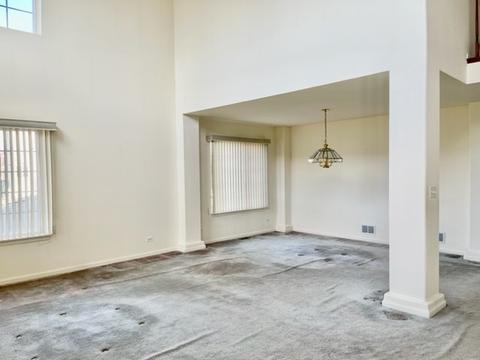 1674 Montclair Dr, Elgin, IL 60123 photo 2