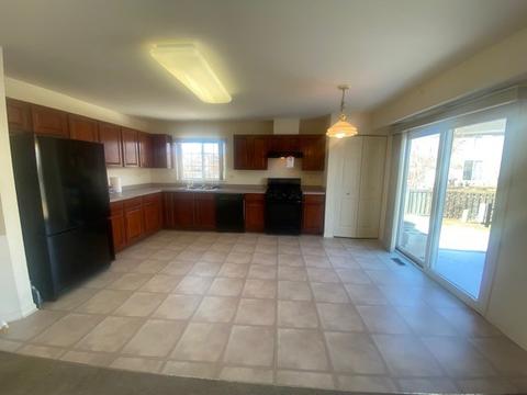 1674 Montclair Dr, Elgin, IL 60123 photo 6
