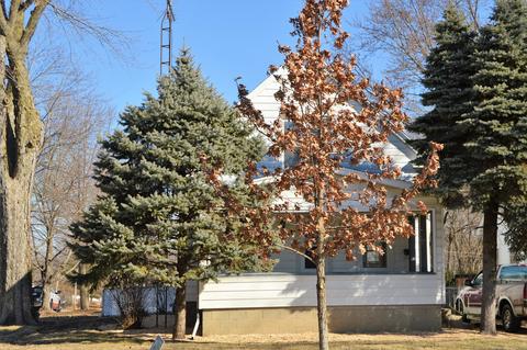 902 E Locust St, Bloomington, IL 61701 photo 2