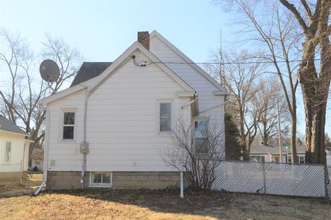 902 E Locust St, Bloomington, IL 61701 photo 4