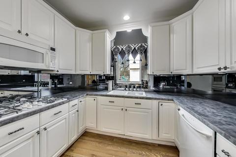 9436 Monroe Ave, Brookfield, IL 60513 photo 10