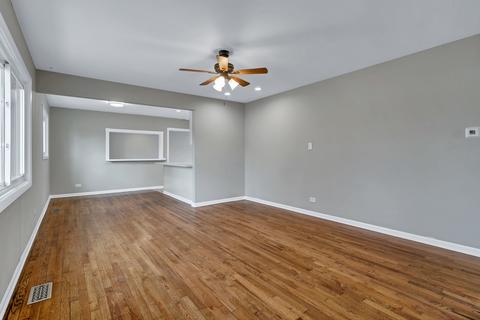 420 Alpine Ln, Hoffman Estates, IL 60169 photo 9