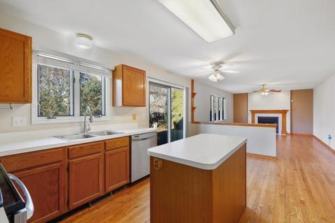 233 Windsor Dr, Bartlett, IL 60103 photo 9