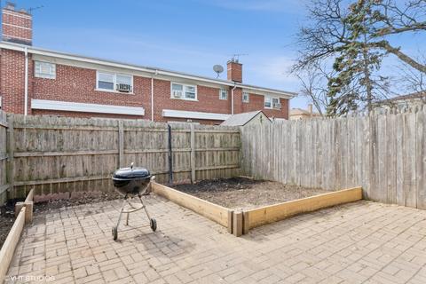 8824 Robin Dr #D, Des Plaines, IL 60016 photo 10