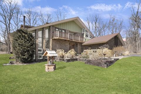 180 Gromer Rd, Elgin, IL 60120 photo 1