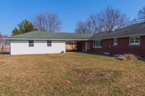 106 E 7th St, Gridley, IL 61744 photo 3