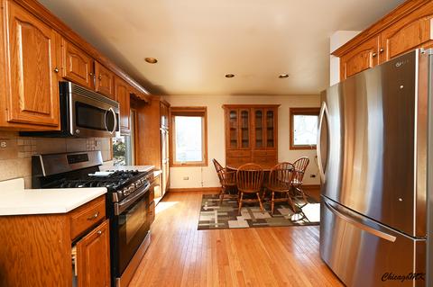 2838 Eisenhower Dr, Des Plaines, IL 60018 photo 10