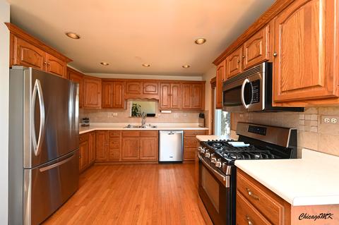 2838 Eisenhower Dr, Des Plaines, IL 60018 photo 5