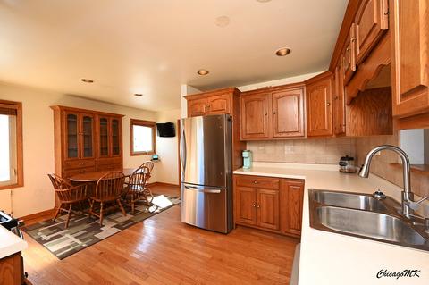 2838 Eisenhower Dr, Des Plaines, IL 60018 photo 11